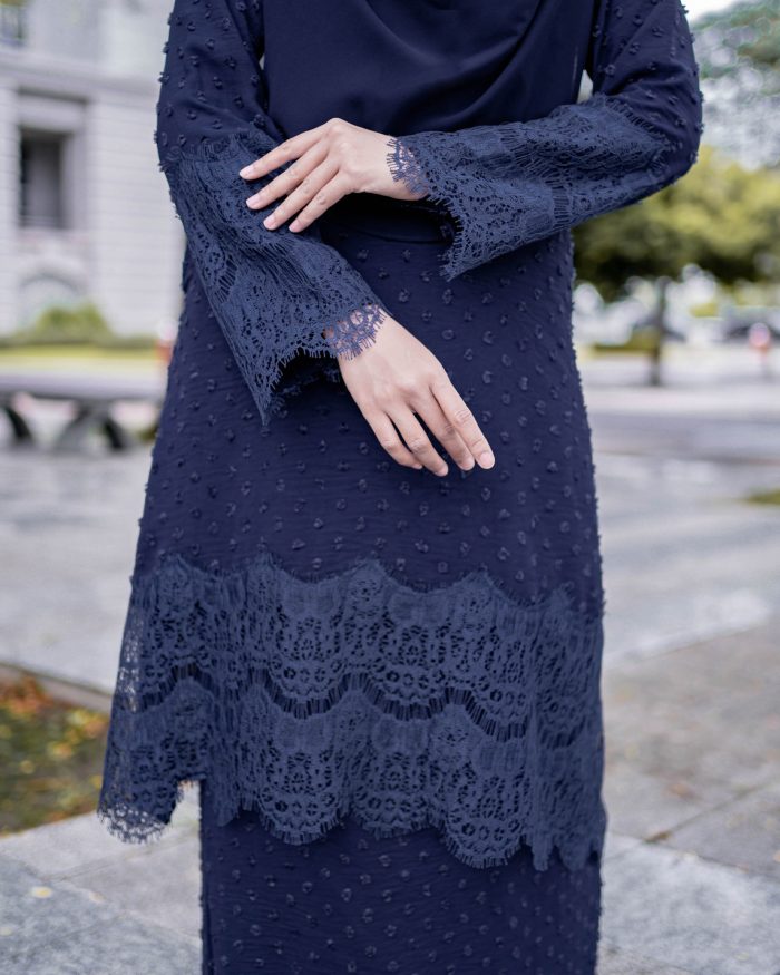 Baju Kurung Riau Lace Suzana - Navy Blue - Image 4