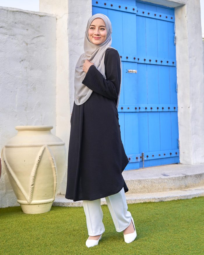 Tunic Rena - Matte Black - Image 3