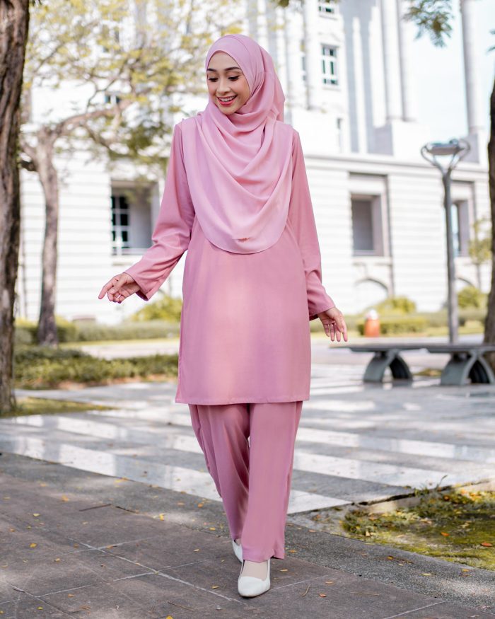 Suit Lubna 3.0 - Carnation Pink - Image 3