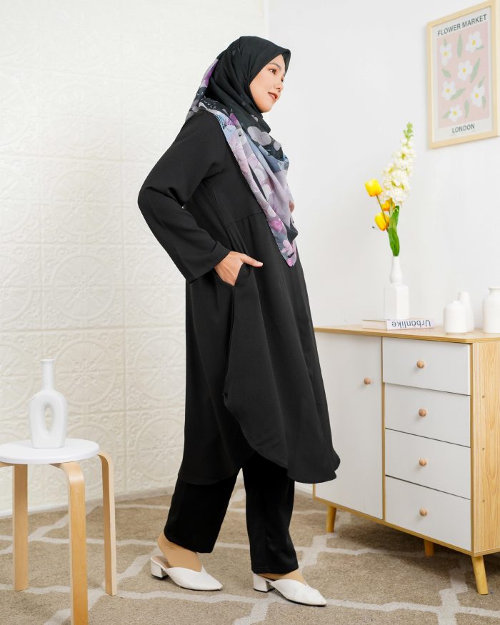 Blouse Sarima - Black - Image 2
