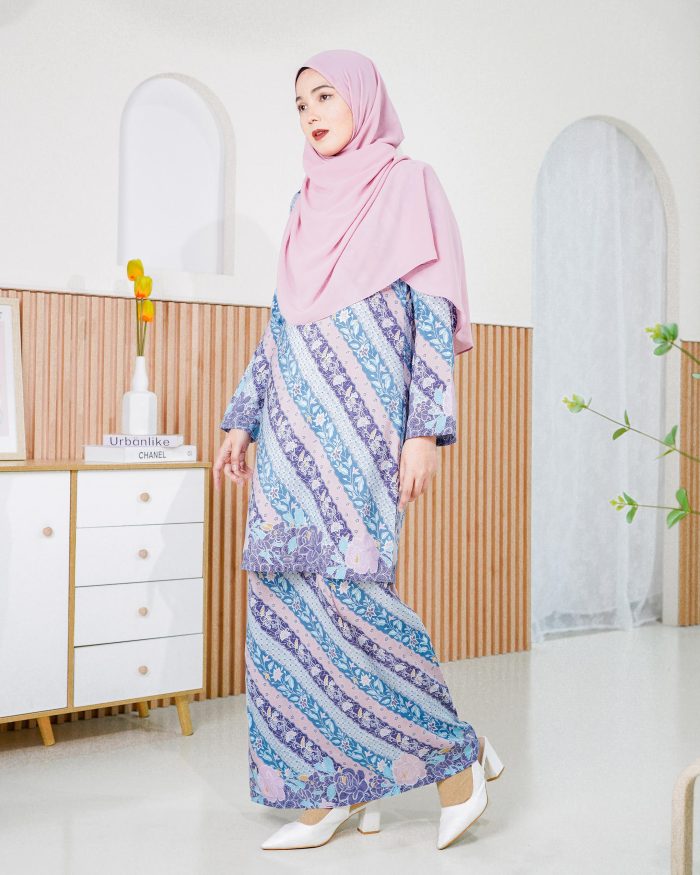 Baju Kurung Batik Safura - Anggun - Image 2