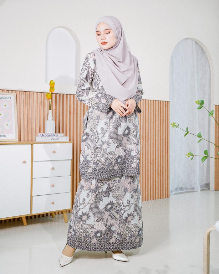 Baju Kurung Batik Safura - Embun