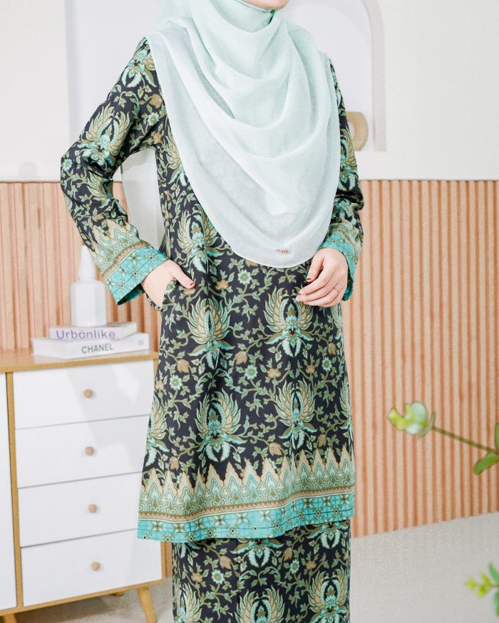 Baju Kurung Batik Safura - Mint Citra - Image 4