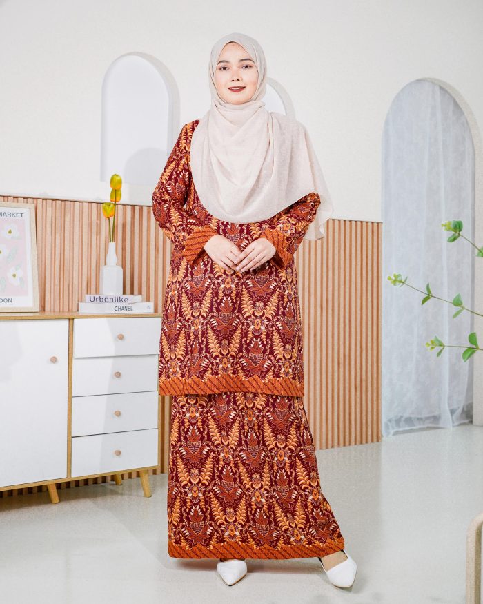 Baju Kurung Batik Safura - Ruby Kirana - Image 2