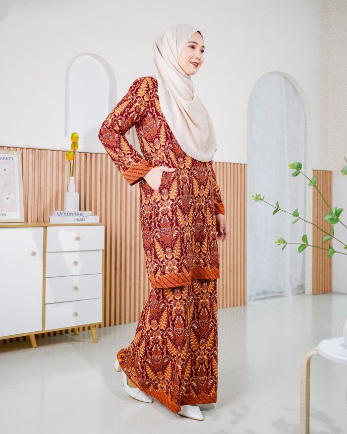 Baju Kurung Batik Safura - Ruby Kirana - Image 3