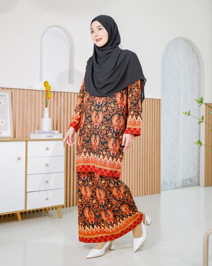 Baju Kurung Batik Safura - Squash Citra - Image 2