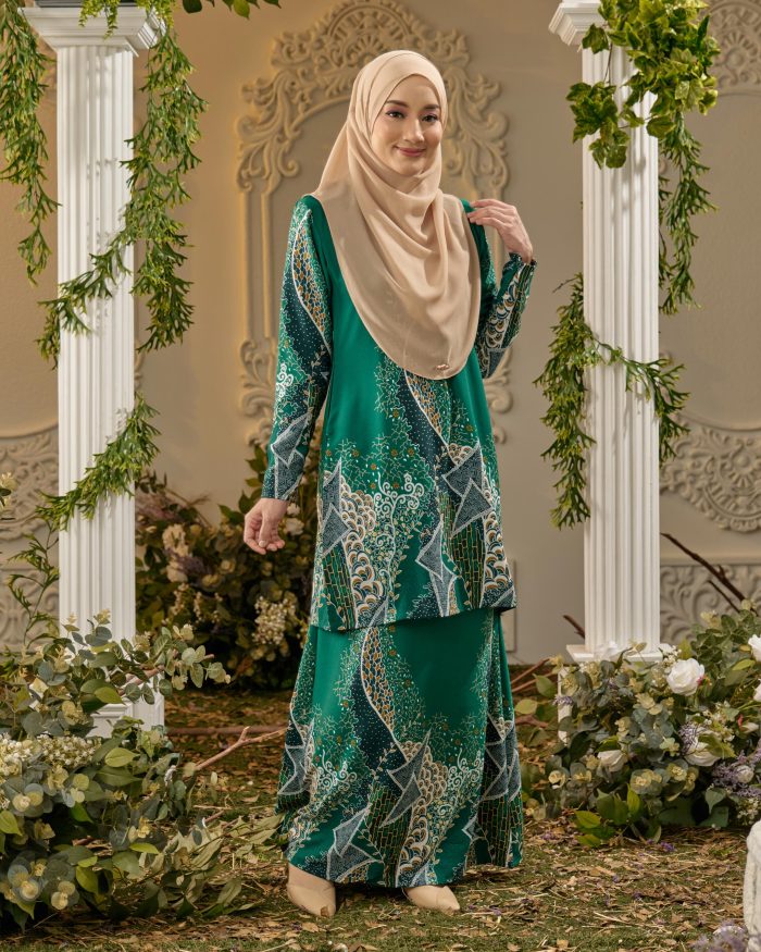 Baju Kurung Moden Batik Sultanah - Aduka Emerald Green