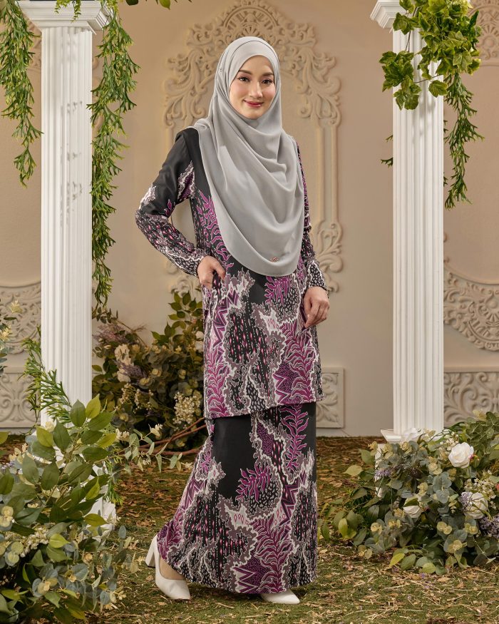 Baju Kurung Moden Batik Sultanah - Indra Black - Image 2