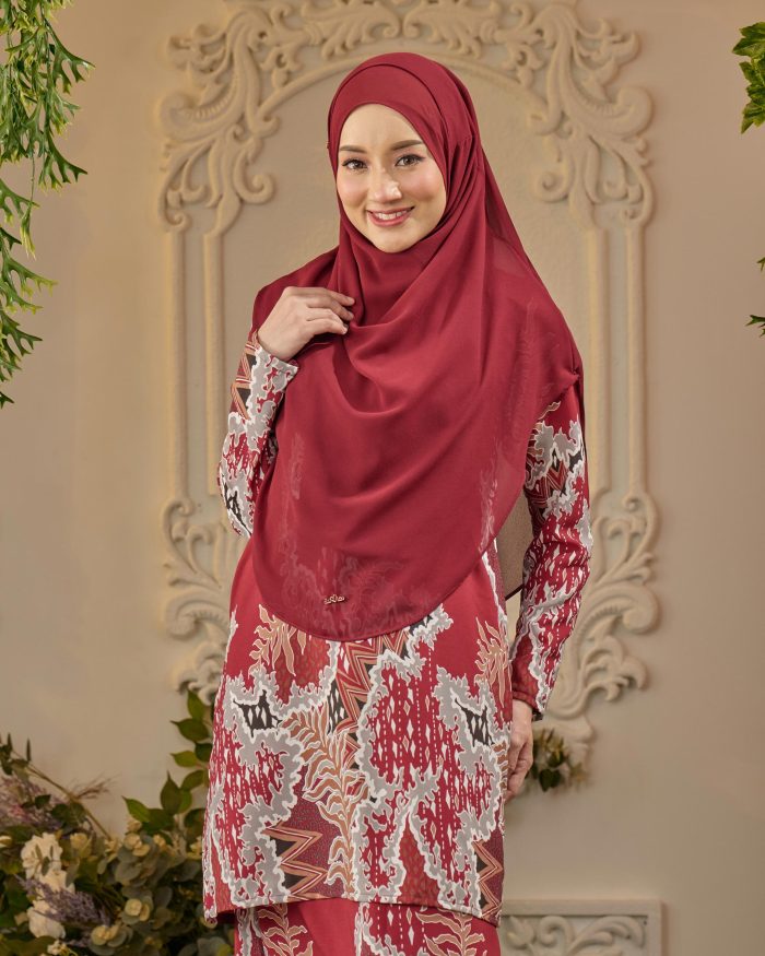 Baju Kurung Moden Batik Sultanah - Indra Maroon - Image 4