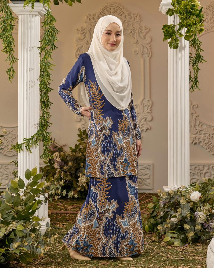 Baju Kurung Moden Batik Sultanah - Indra Navy Blue - Image 2