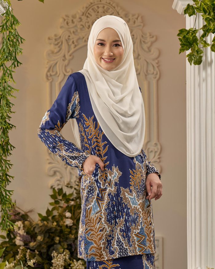 Baju Kurung Moden Batik Sultanah - Indra Navy Blue - Image 4