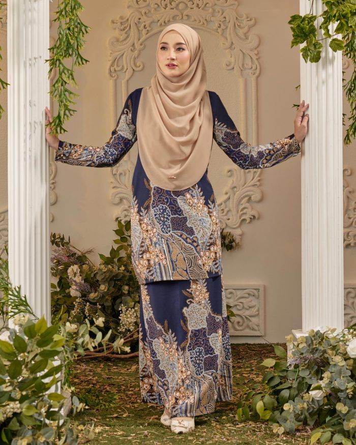 Baju Kurung Moden Batik Sultanah - Karunia Midnight Blue - Image 3