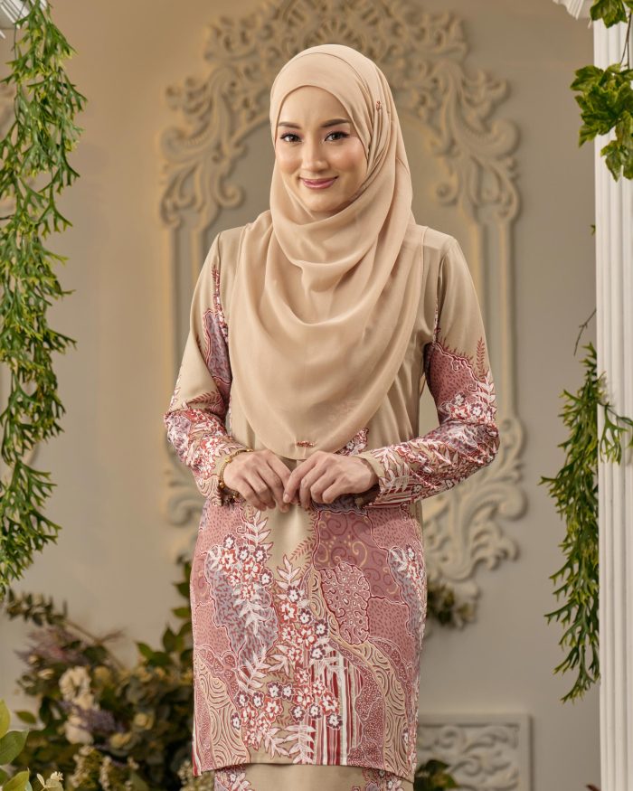 Baju Kurung Moden Batik Sultanah - Karunia Tan Khaki - Image 4