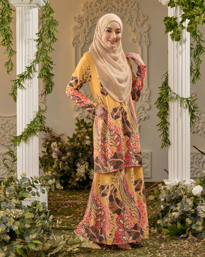 Baju Kurung Moden Batik Sultanah - Kayangan Mustard Gold - Image 3