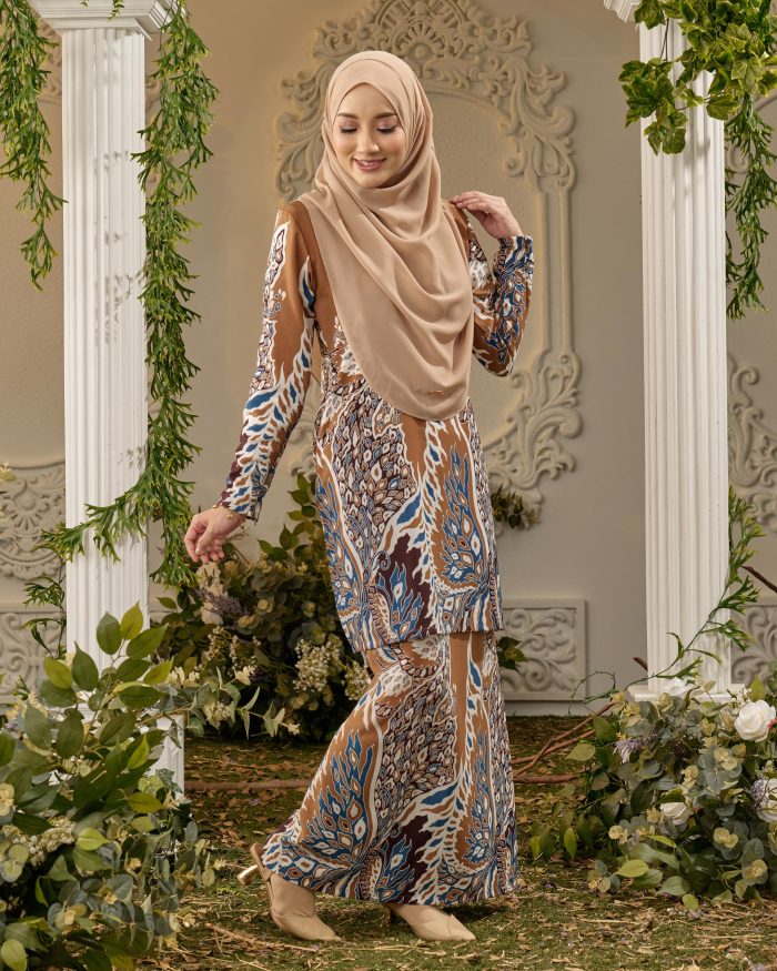 Baju Kurung Moden Batik Sultanah - Pieris Cofee Brown - Image 2