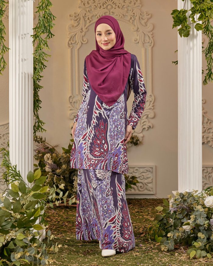 Baju Kurung Moden Batik Sultanah - Pieris Purple - Image 3
