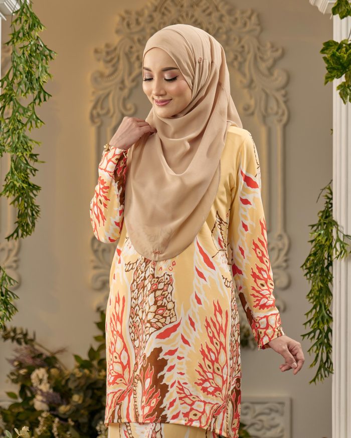 Baju Kurung Moden Batik Sultanah - Pieris Sun Ray - Image 4