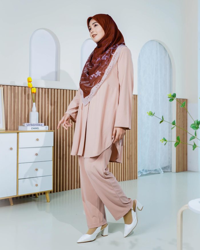 Suit Laisa - Apricot Blush - Image 3