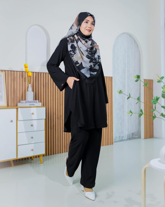Suit Laisa - Matte Black - Image 3