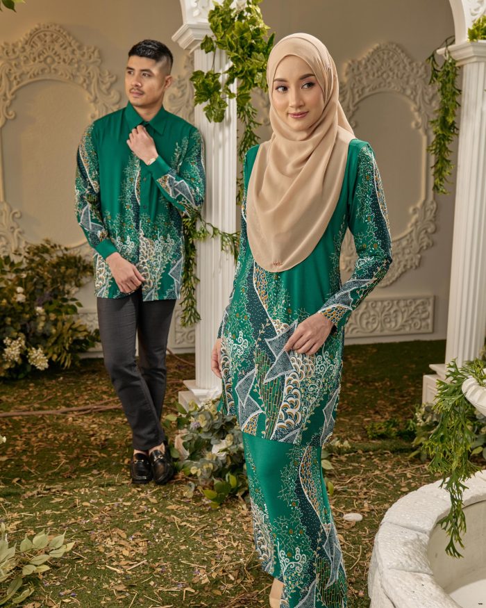 Baju Kurung Moden Batik Sultanah - Aduka Emerald Green - Image 6