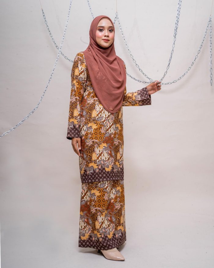 Baju Kurung Batik Safura - Brown Kesuma