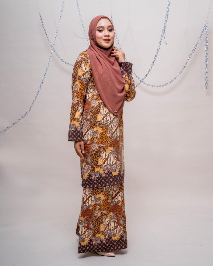 Baju Kurung Batik Safura - Brown Kesuma - Image 3