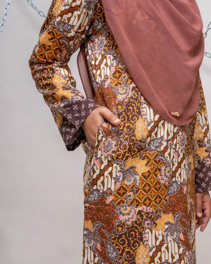 Baju Kurung Batik Safura - Brown Kesuma - Image 4