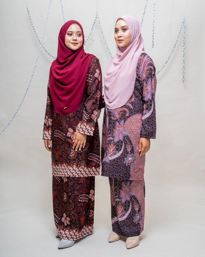 Baju Kurung Batik Safura - Merah Kasih - Image 5