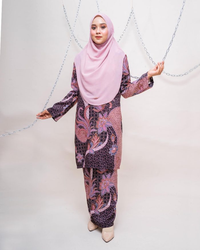 Baju Kurung Batik Safura - Kemboja - Image 3