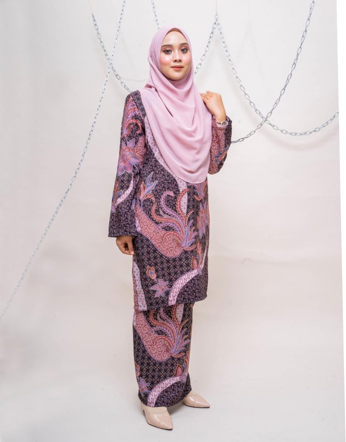 Baju Kurung Batik Safura - Kemboja - Image 2