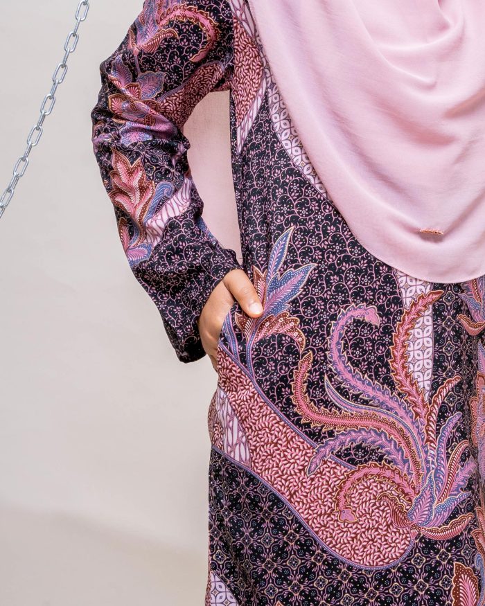 Baju Kurung Batik Safura - Kemboja - Image 4