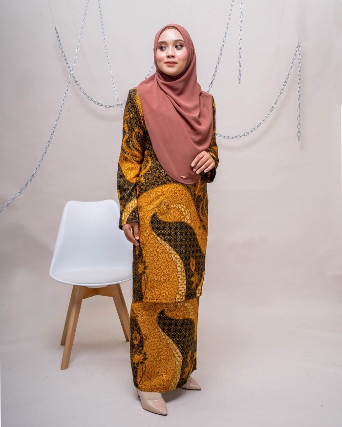 Baju Kurung Batik Safura - Melati - Image 3