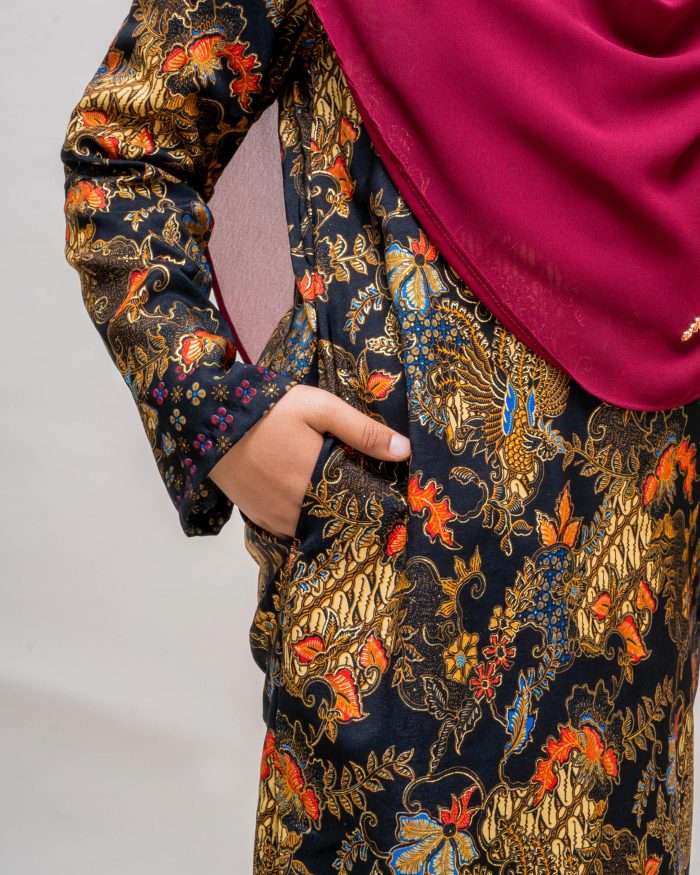 Baju Kurung Batik Safura - Melur - Image 4