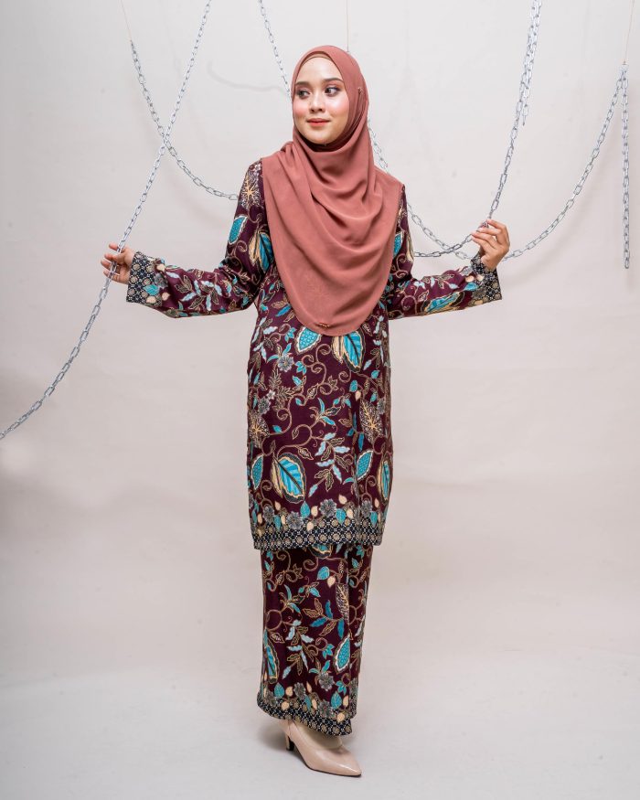 Baju Kurung Batik Safura - Merlot Kesum