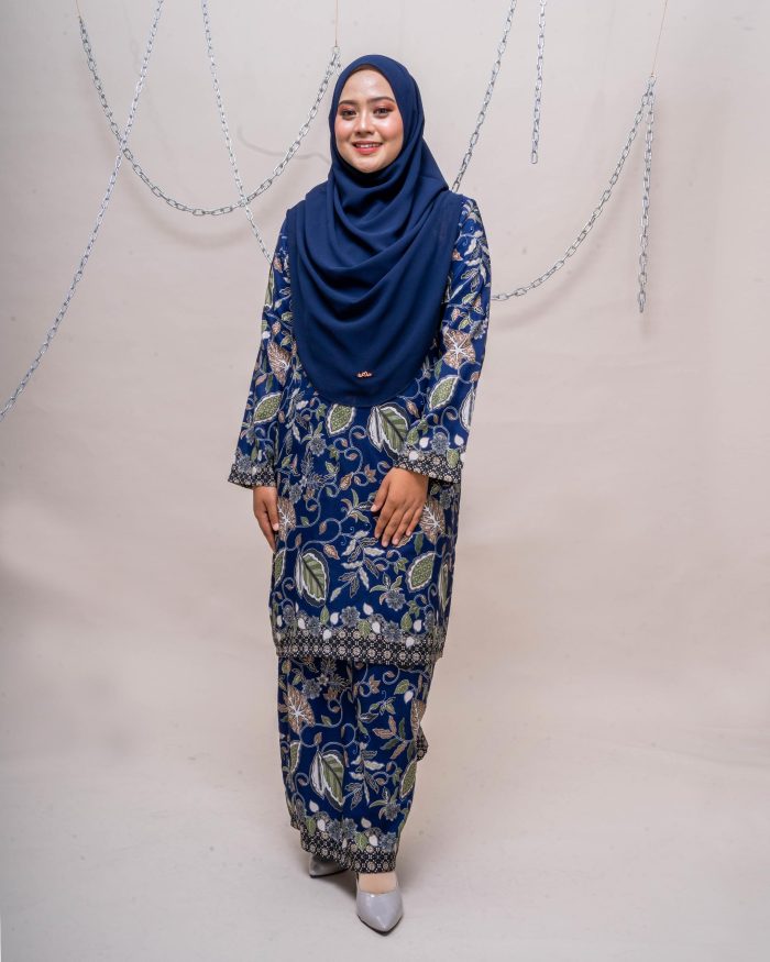 Baju Kurung Batik Safura - Navy Kesum - Image 2