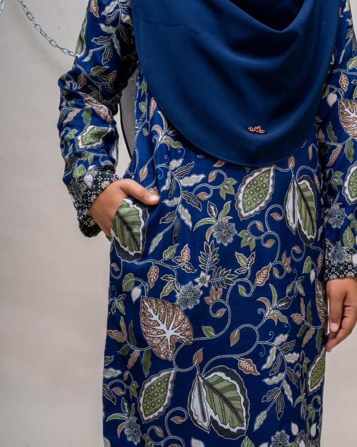 Baju Kurung Batik Safura - Navy Kesum - Image 4