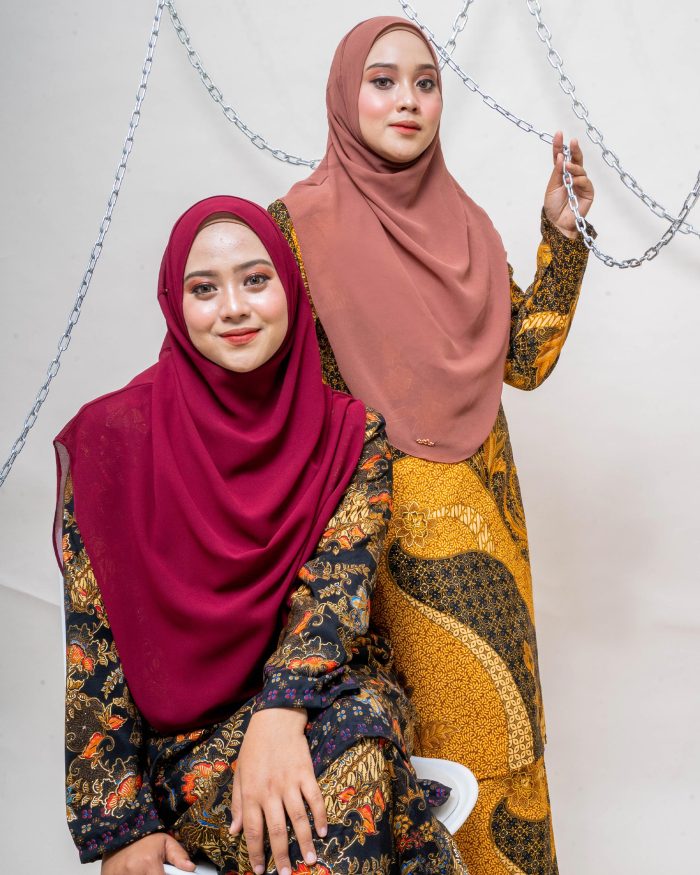 Baju Kurung Batik Safura - Delima - Image 5