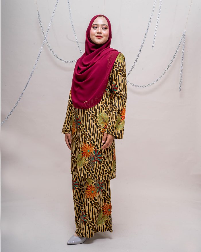 Baju Kurung Batik Safura - Seroja