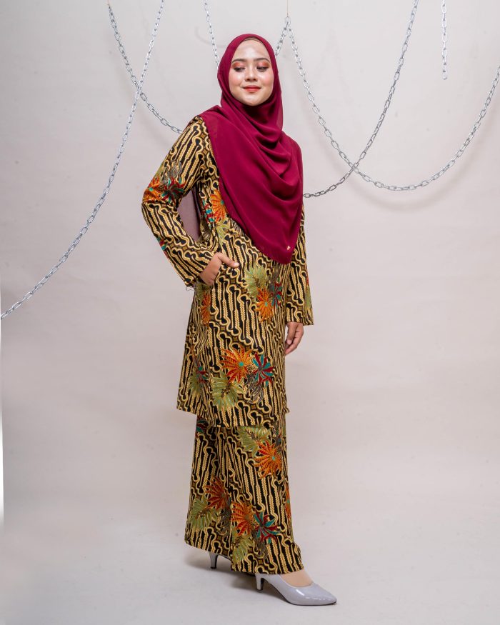 Baju Kurung Batik Safura - Seroja - Image 3