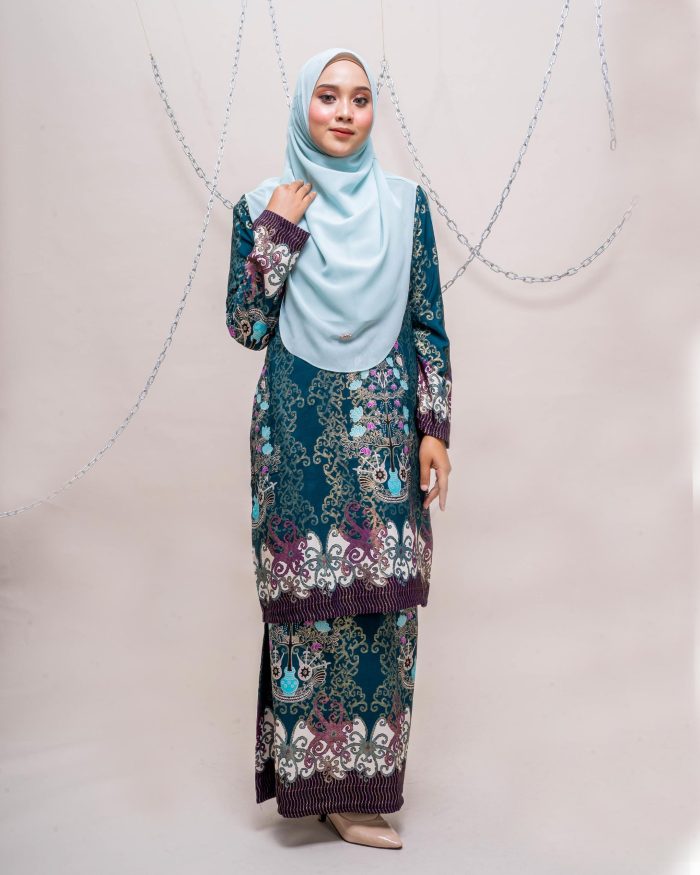 Baju Kurung Batik Safura - Suri - Image 2