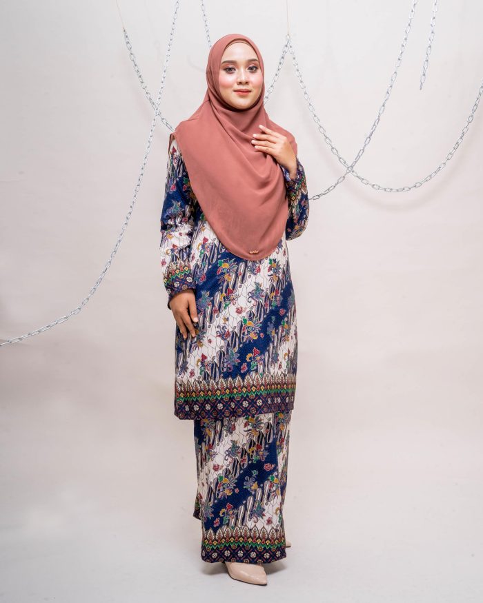 Baju Kurung Batik Safura - Teratai - Image 3