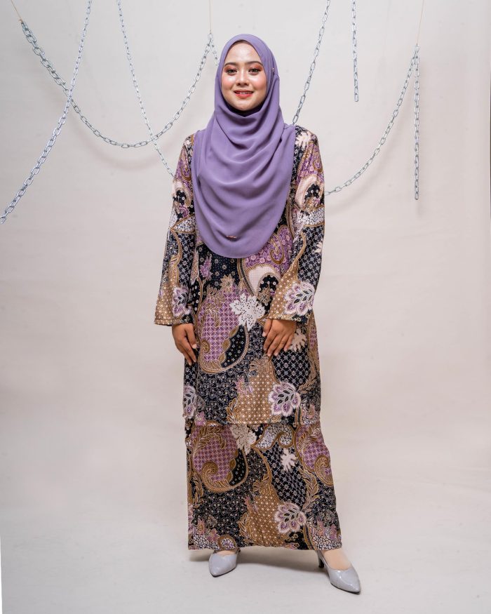 Baju Kurung Batik Safura - Widuri - Image 3