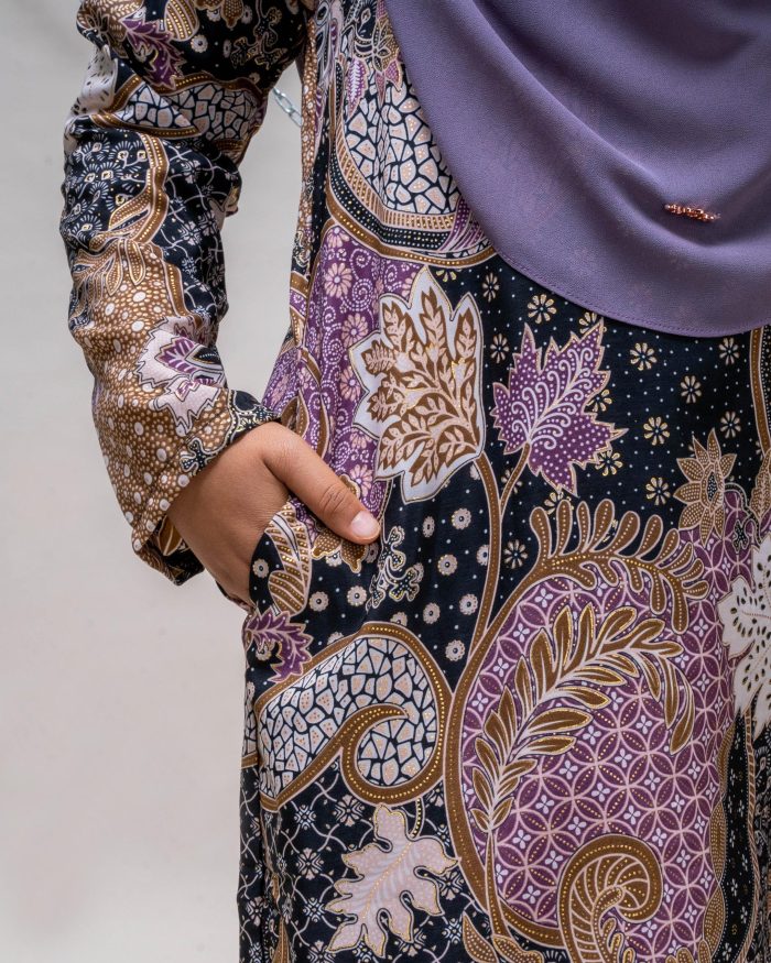 Baju Kurung Batik Safura - Widuri - Image 4