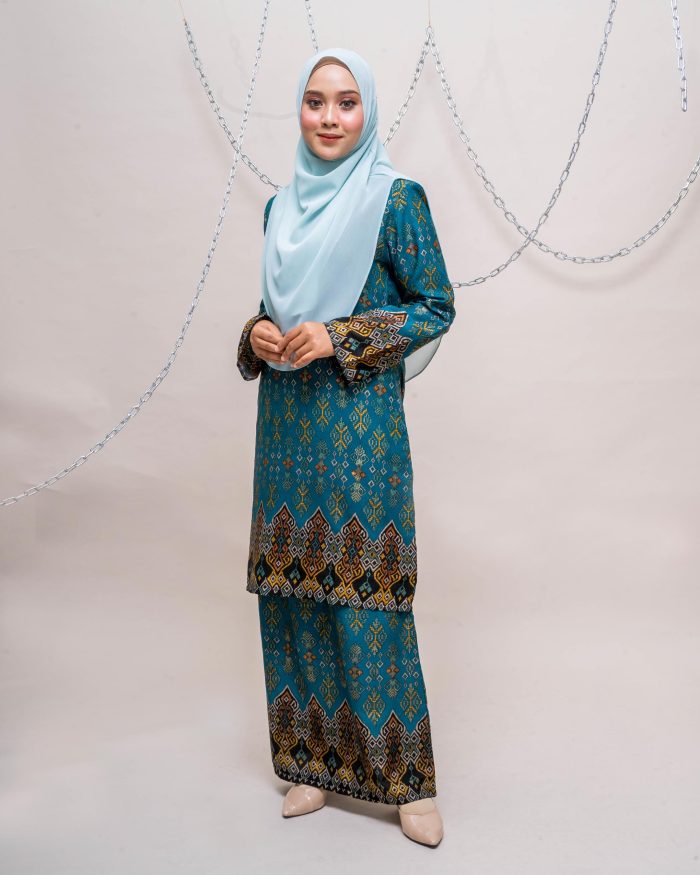 Baju Kurung Batik Safura - Zaitun - Image 3