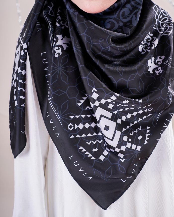 Tudung Bawal Satin Casablanca - Arfa - Image 5