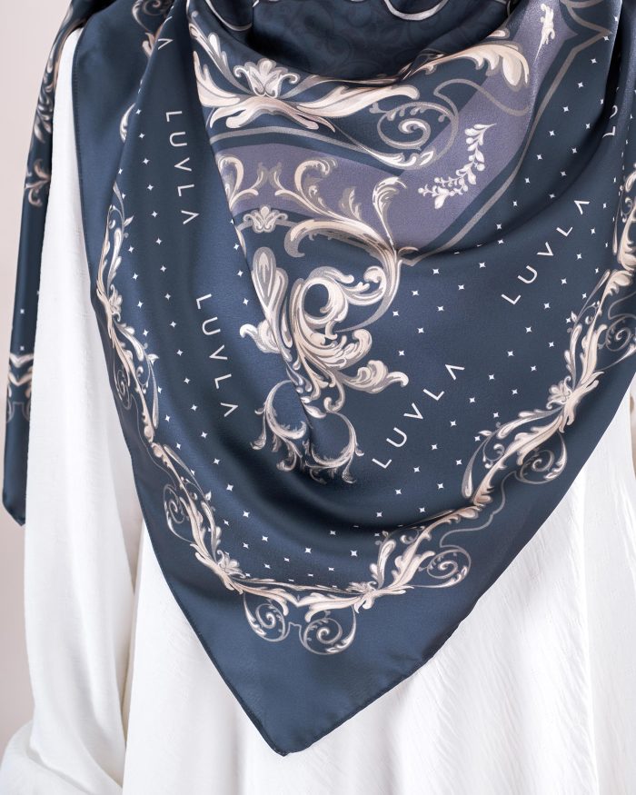 Tudung Bawal Satin Chainz - Valentino - Image 3