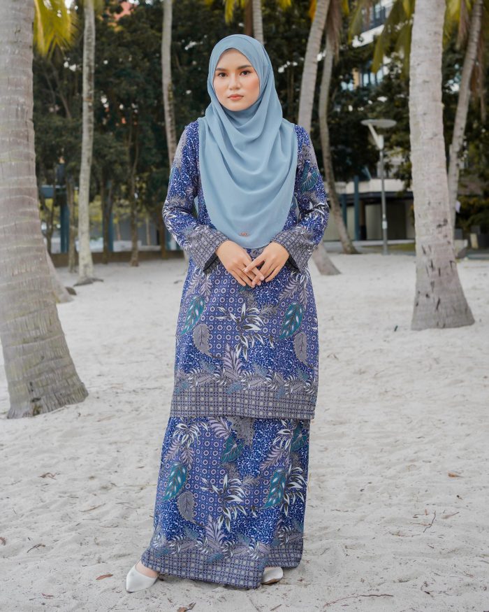 Baju Kurung Batik Safura - Blue Baiduri - Image 3