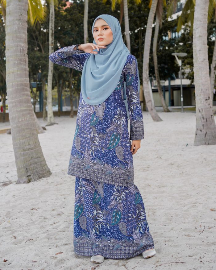 Baju Kurung Batik Safura - Blue Baiduri - Image 2