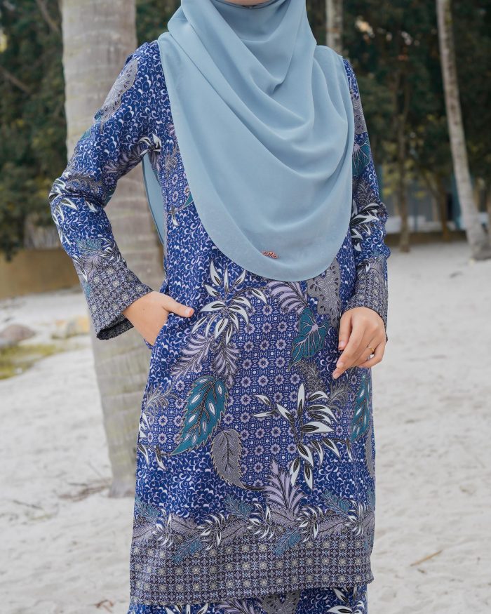 Baju Kurung Batik Safura - Blue Baiduri - Image 4