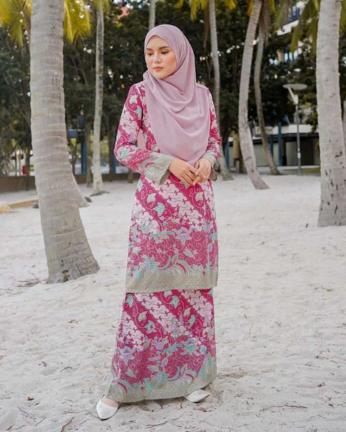 Baju Kurung Batik Safura - Pink Puspa - Image 3